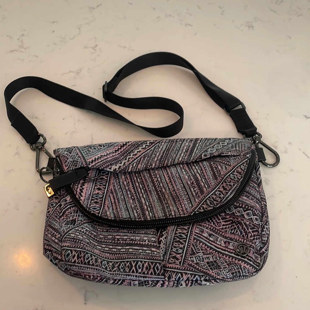 Lululemon crossbody purse